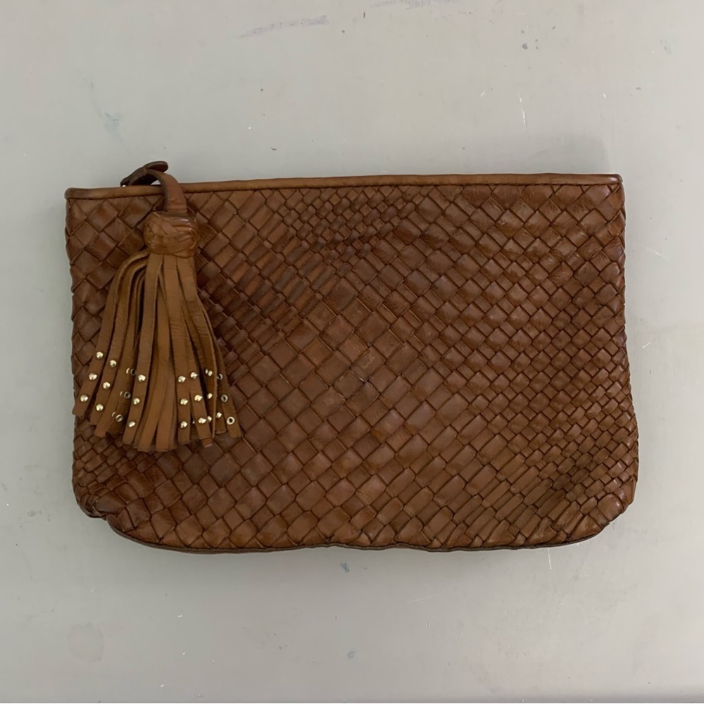 Massimo Dutti Woven Nappa Tan Leather Clutch with tassle 9”x7”x1” - Picture 3 of 16